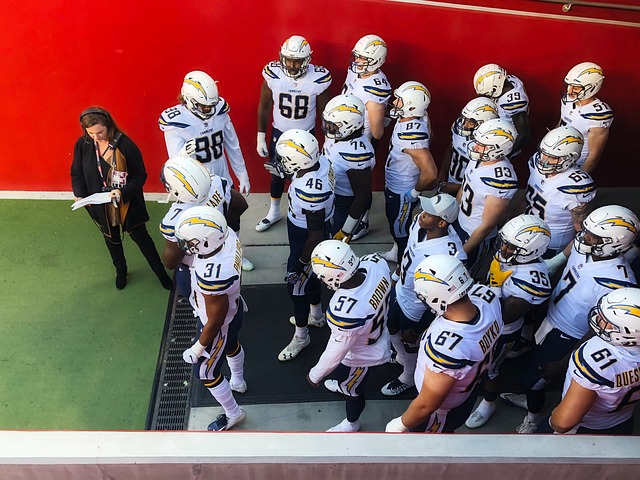 为庆祝美加墨世界杯，与刺客足球鞋融合设计的科8将进行复刻